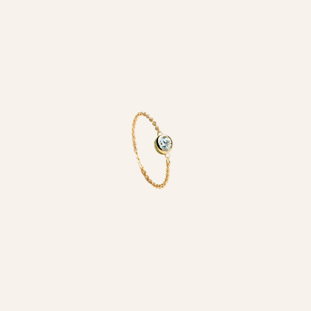 Anel em ouro com diamante