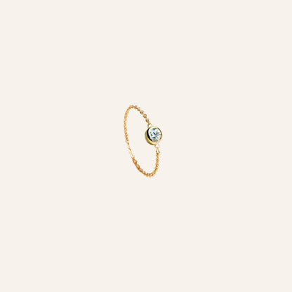 Anel em ouro com diamante